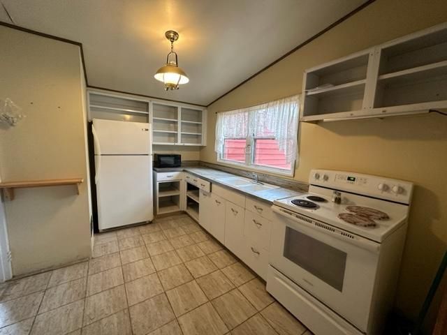 54 Garden Cir, Babbitt, MN 55706