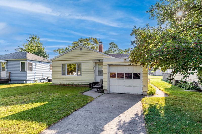 206 6th St SE, Barnesville, MN 56514