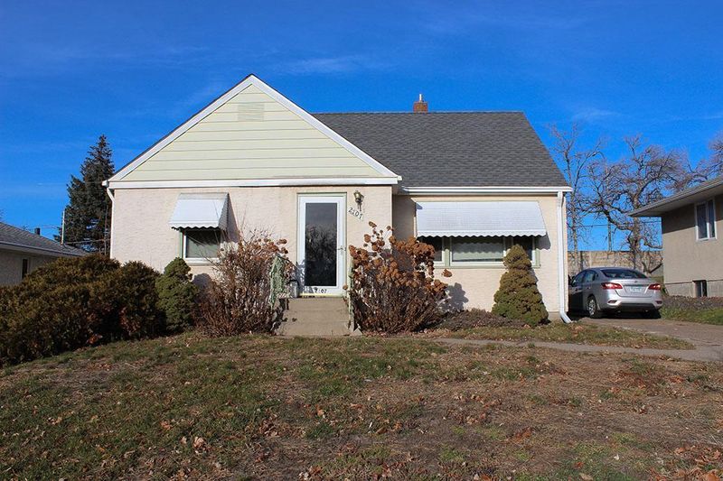 2107 Suburban Ave, Saint Paul, MN 55119