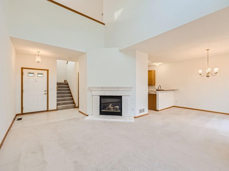 8978 Comstock Ln N, Maple Grove, MN 55311