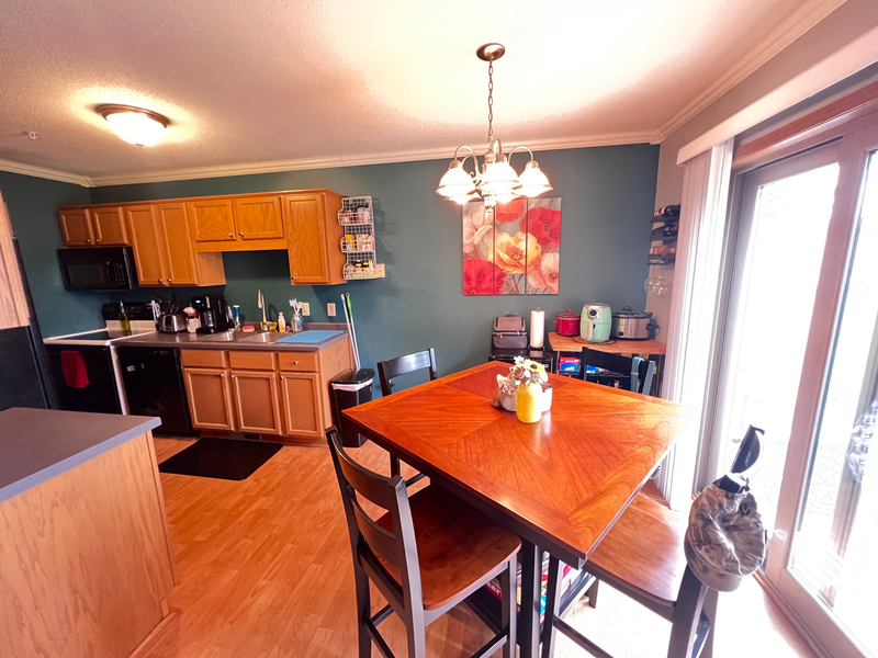 1047 Manor Ct, Saint Cloud, MN 56303