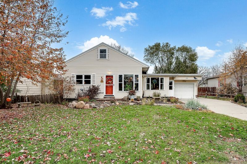 612 8th St W, Hastings, MN 55033