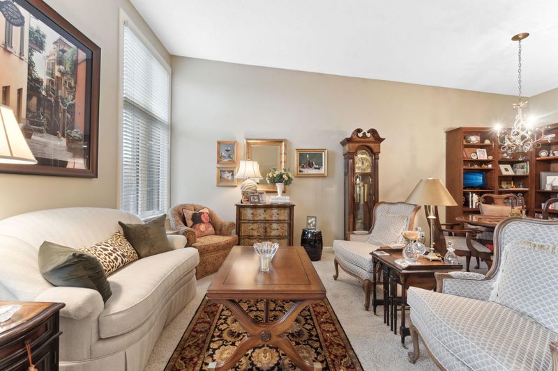 5601 Dewey Hill Rd #307, Edina, MN 55439