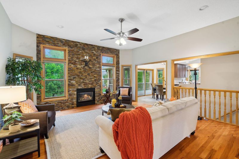 6616 Clearwater Creek Dr, Hugo, MN 55038