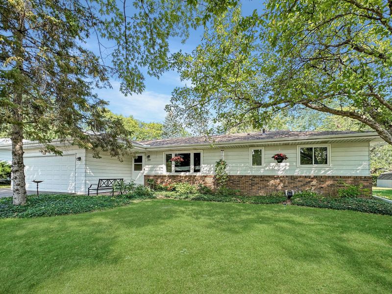 1430 2nd St SW, New Brighton, MN 55112