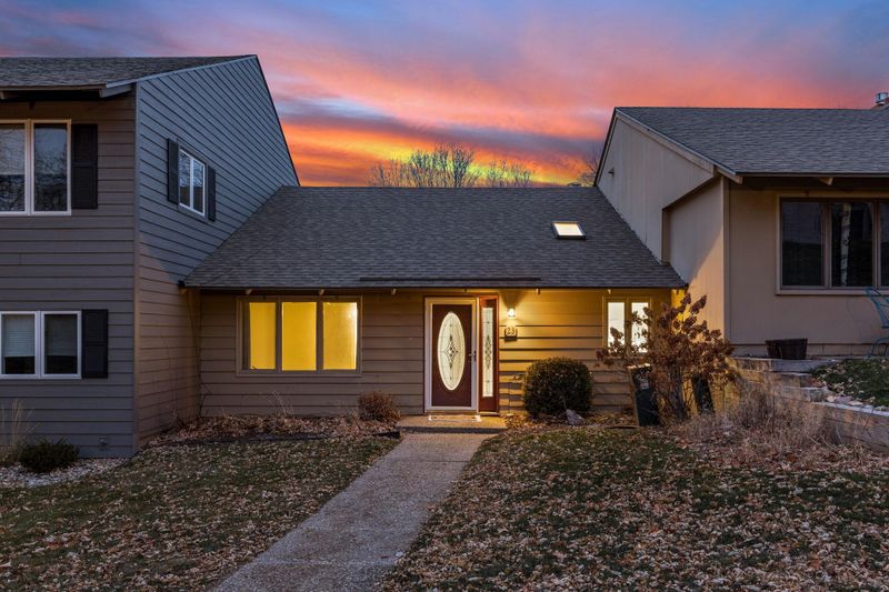 23 Carvers Green, Chaska, MN 55318