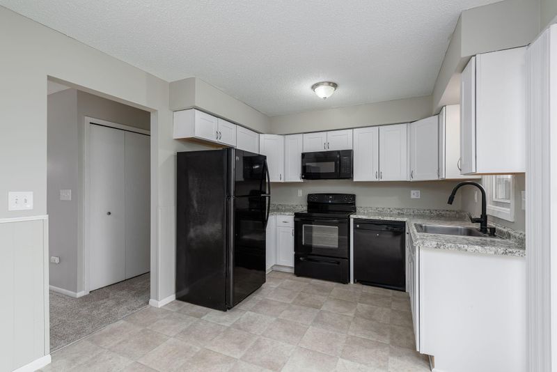 4950 Pioneer Trl, Loretto, MN 55357