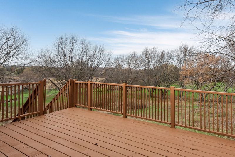 4950 Pioneer Trl, Loretto, MN 55357