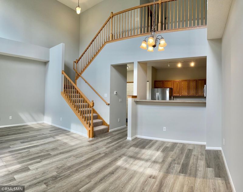 982 Providence Dr, Shakopee, MN 55379