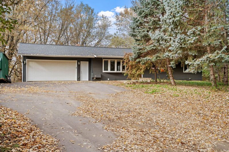 685 Nelson Rd, Maple Plain, MN 55359
