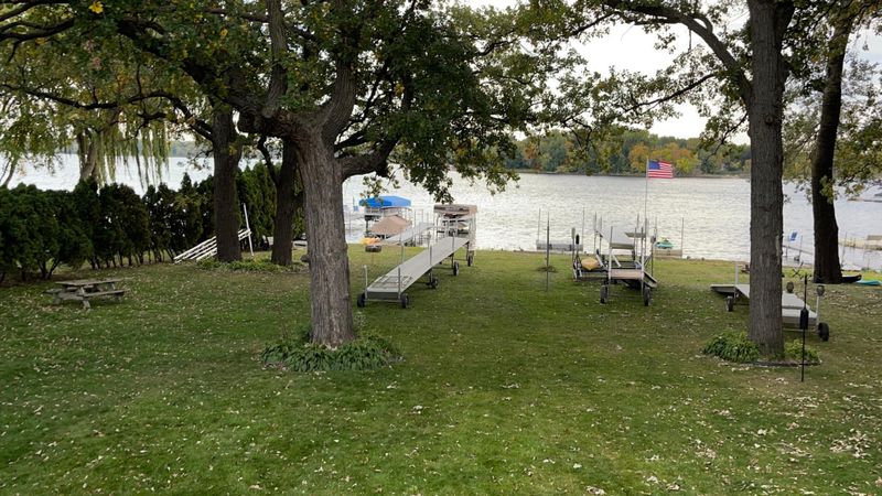 4556 Highway 61 N, White Bear Lake, MN 55110