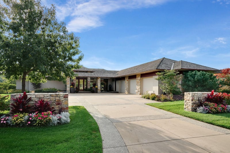 1345 High Point Ct, Hastings, MN 55033