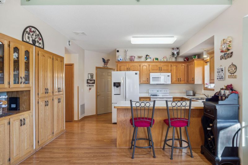 996 16th Ave SE, Forest Lake, MN 55025