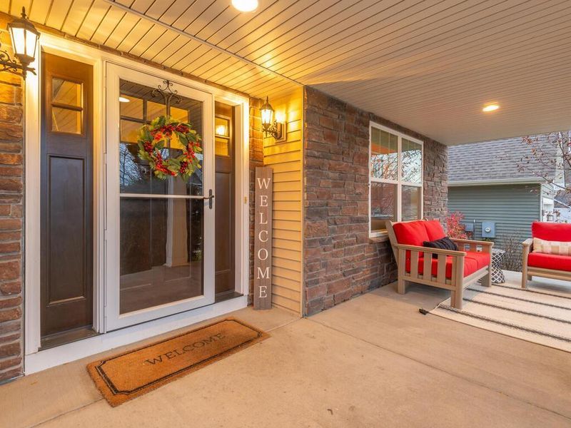 230 Liberty Heights Dr, Chaska, MN 55318