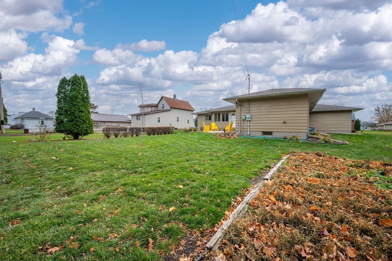 137 1st Ave SW, Winnebago, MN 56098