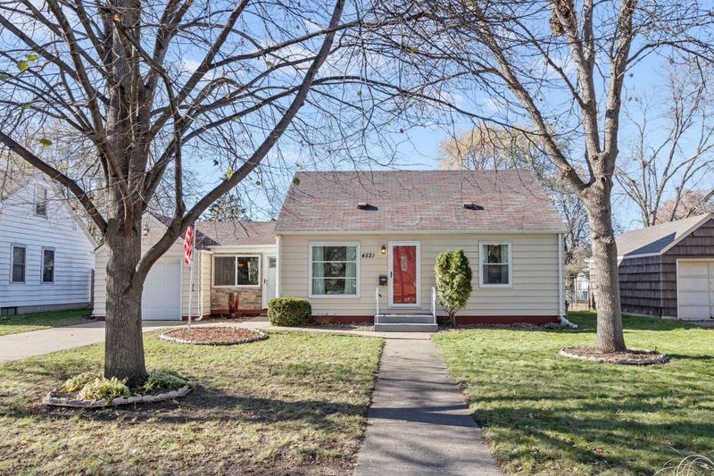 4521 Vera Cruz Ave N, Crystal, MN 55422