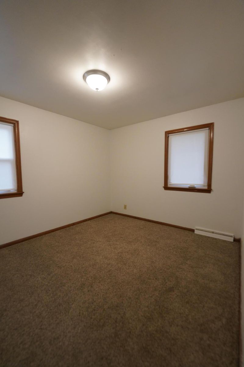 1219 Desoto St, Saint Paul, MN 55130