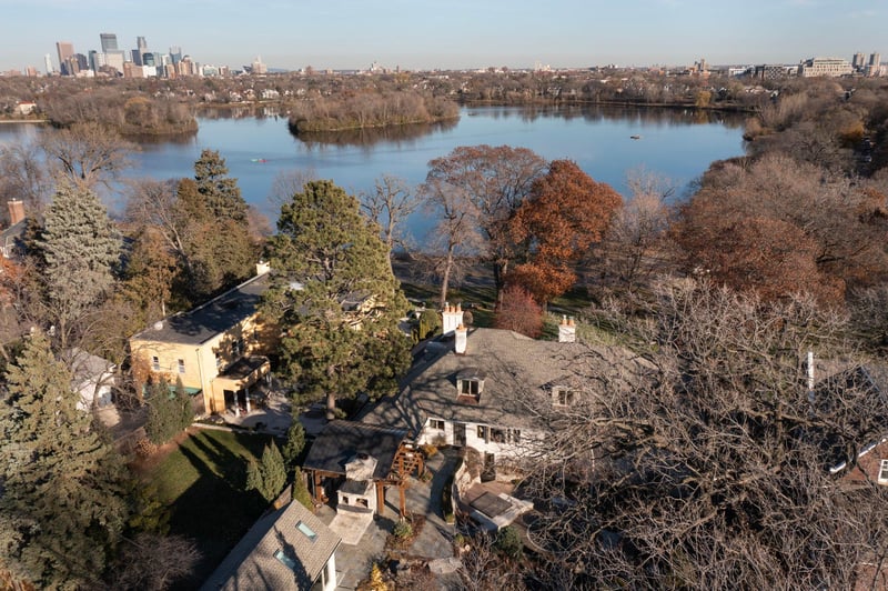 2764 W Lake Of The Isles Pw, Minneapolis, MN 55416