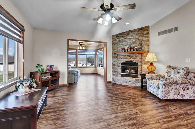 2315 Pinestar Ln SE, Rochester, MN 55904
