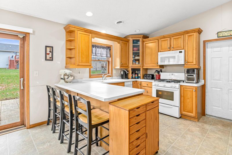 411 8th St, Goodhue, MN 55027