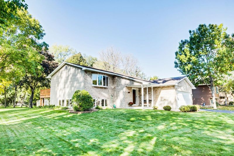 5885 Kitkerry Ct N, Shoreview, MN 55126