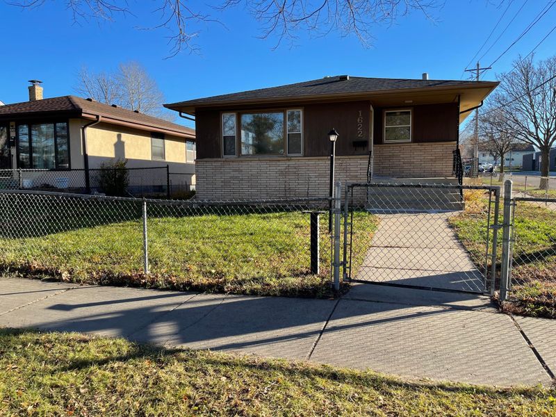 1622 Barclay St, Saint Paul, MN 55106