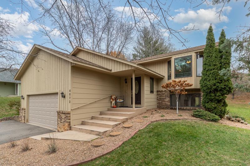 4872 Richard Ln, Eagan, MN 55122