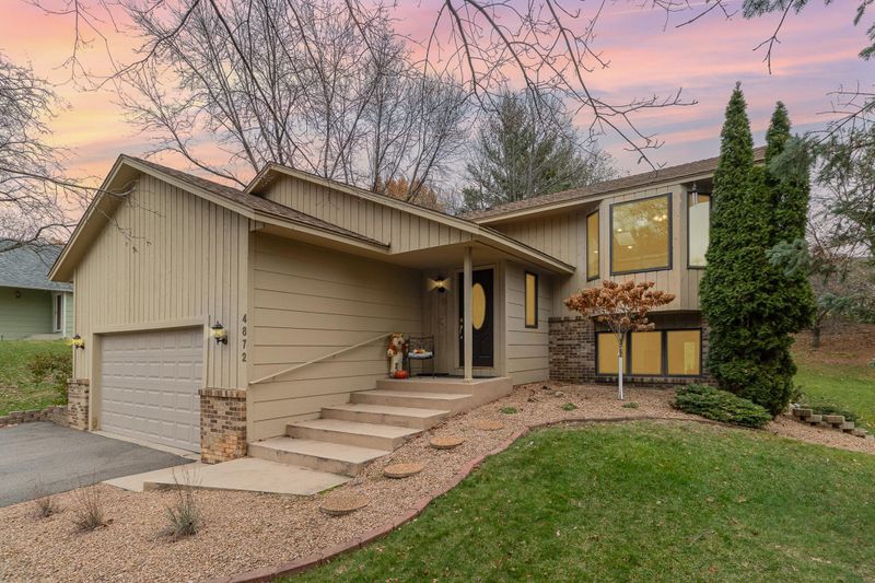 4872 Richard Ln, Eagan, MN 55122