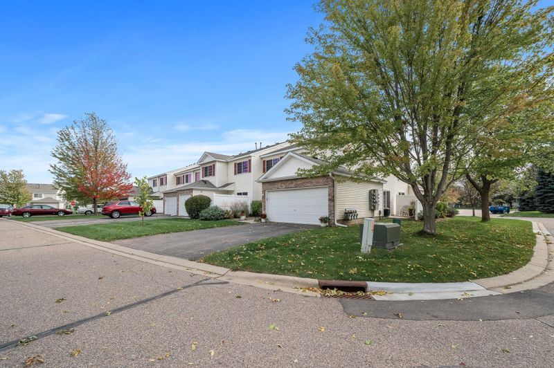 1220 Elmwood Ave, Shakopee, MN 55379