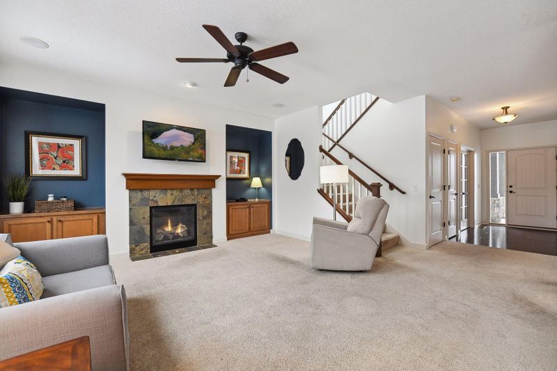 2650 Fieldstone Dr, Victoria, MN 55386
