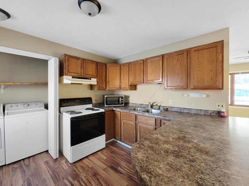 308 6th Ave SW, Warroad, MN 56763