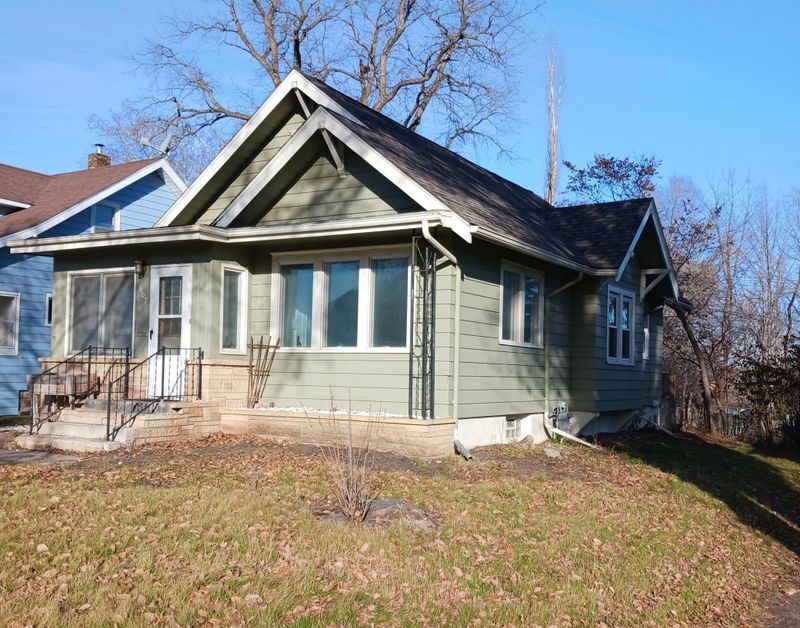 607 E Vernon Ave, Fergus Falls, MN 56537