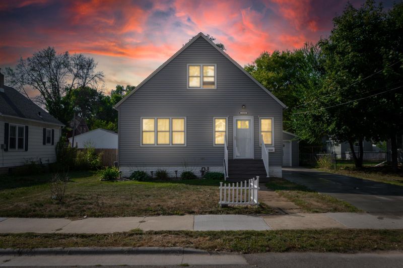 1320 4th St NE, Rochester, MN 55906