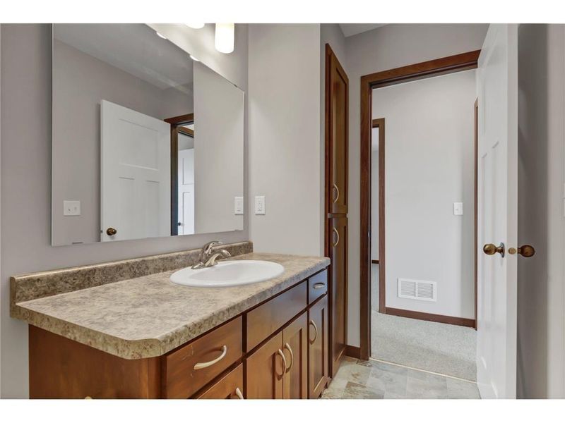 116 Collina Cir, Avon, MN 56310