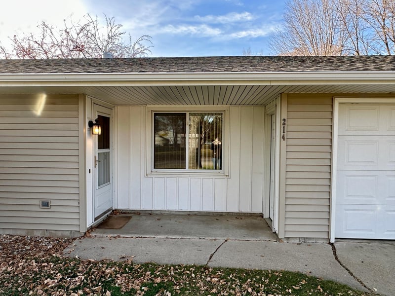 214 NW 3rd St, Pennock, MN 56279