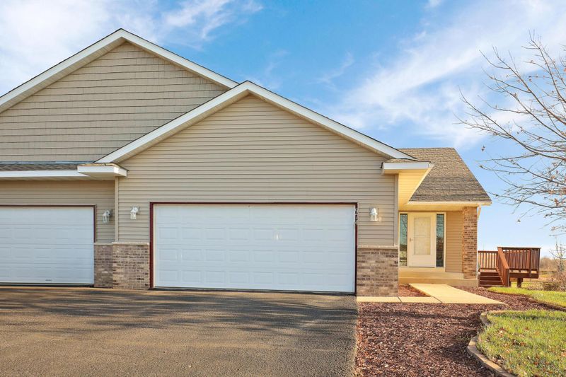 974 Breckenridge Ln, Montrose, MN 55363