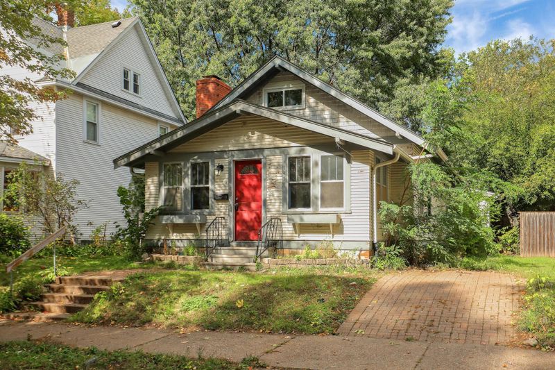 145 Belvidere St E, Saint Paul, MN 55107
