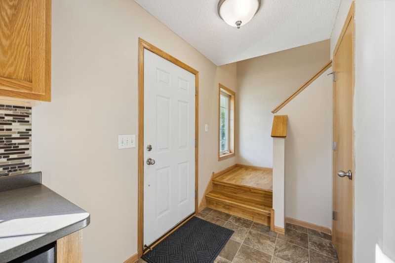 4 City View Ln, Saint Paul, MN 55107