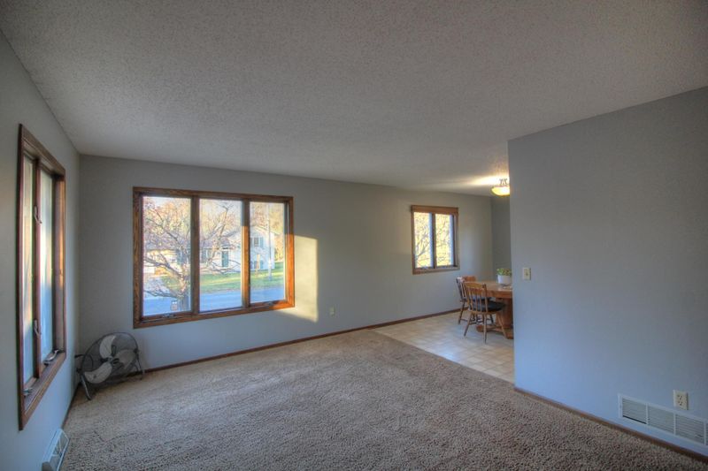945 Washington St, Prescott, WI 54021