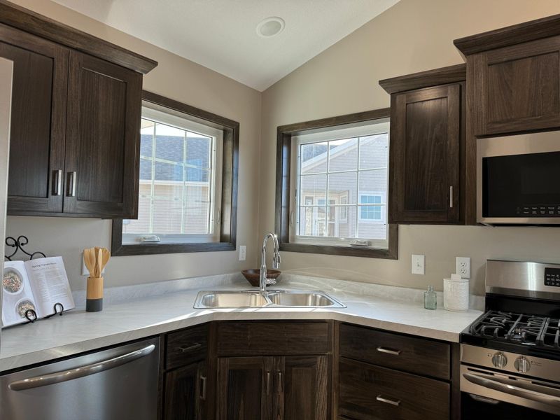 440 Meadowview Ct, Paynesville, MN 56362