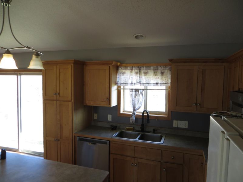 718 Harrison Dr, Big Lake, MN 55309