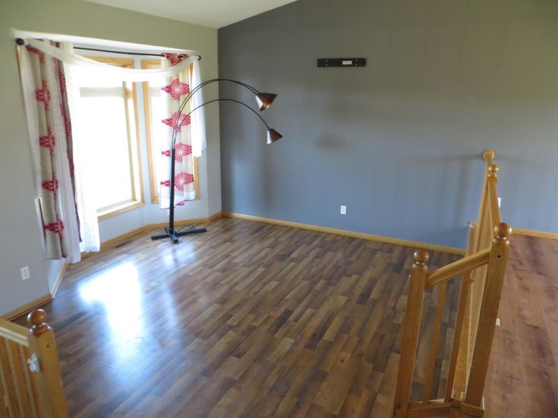 718 Harrison Dr, Big Lake, MN 55309