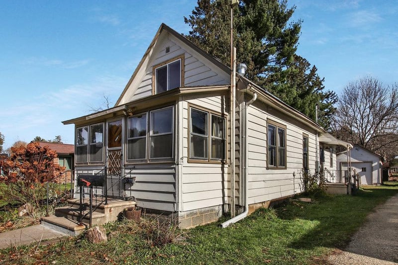 580 N Jackson St, Mondovi, WI 54755