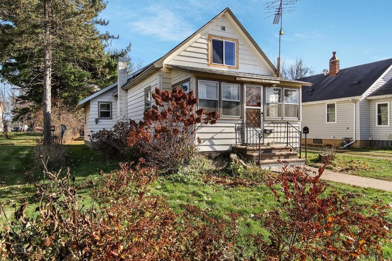 580 N Jackson St, Mondovi, WI 54755