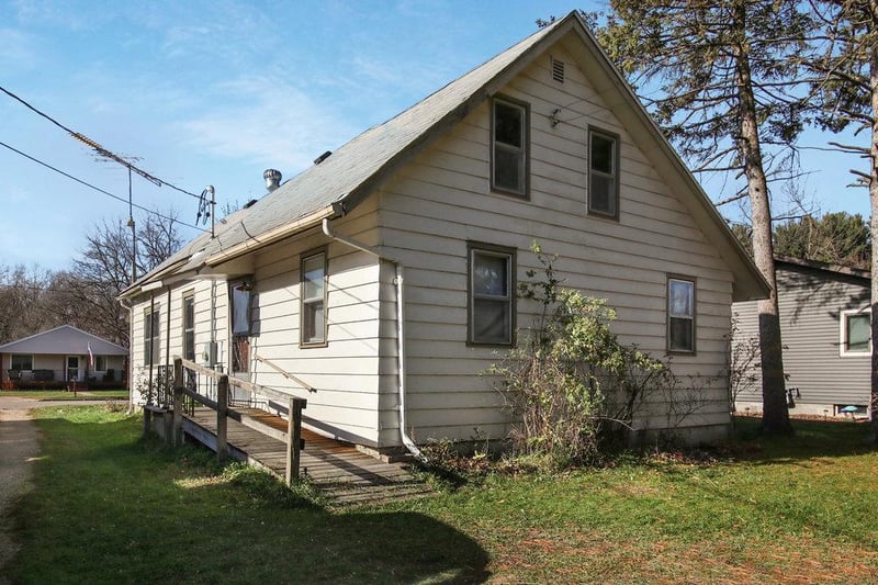 580 N Jackson St, Mondovi, WI 54755