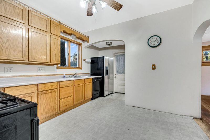 2577 4th Ave E, North Saint Paul, MN 55109