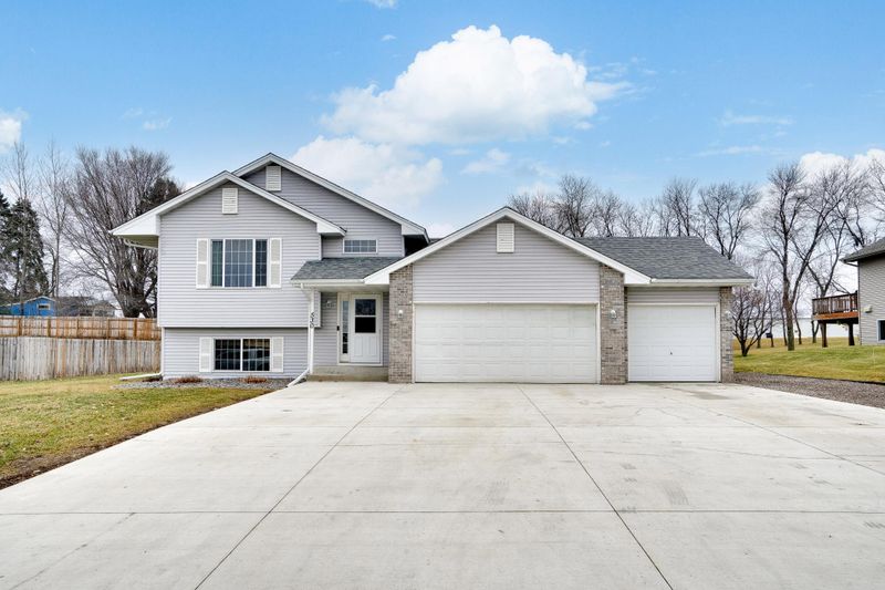 530 Albion Pl, Maple Lake, MN 55358