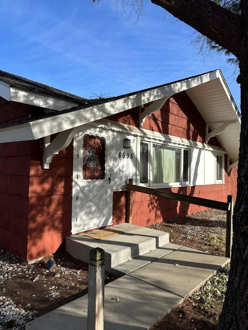 8595 Hilo Trl S, Cottage Grove, MN 55016