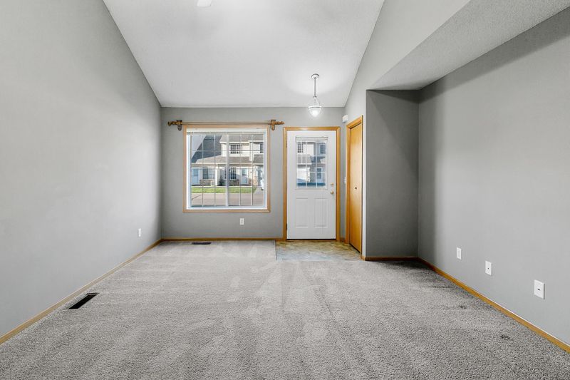 863 Ferdinand Dr, Shakopee, MN 55379