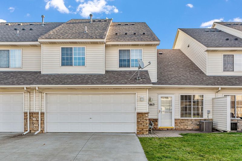 863 Ferdinand Dr, Shakopee, MN 55379